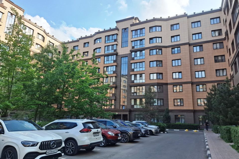 Продаётся 3-комнатная квартира, 110 м²