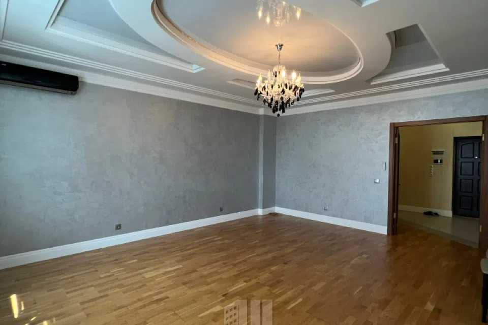 Продаётся 3-комнатная квартира, 126 м²