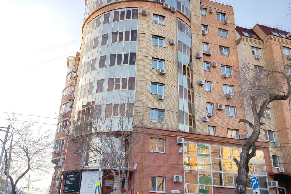 Продаётся 4-комнатная квартира, 139.3 м²