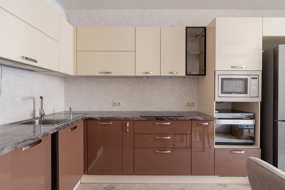 Продаётся 2-комнатная квартира, 62.8 м²