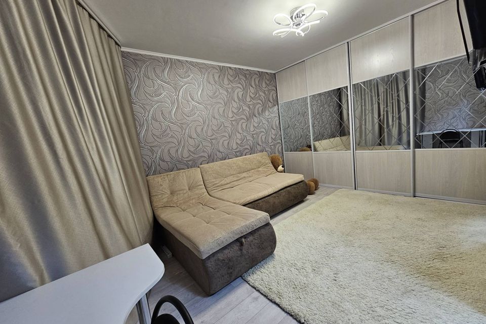 Продаётся 1-комнатная квартира, 41.7 м²
