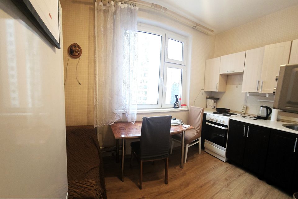 Продаётся 1-комнатная квартира, 38 м²