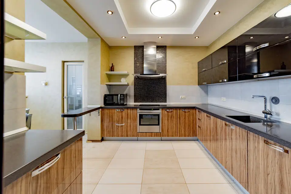 Продаётся 4-комнатная квартира, 155 м²
