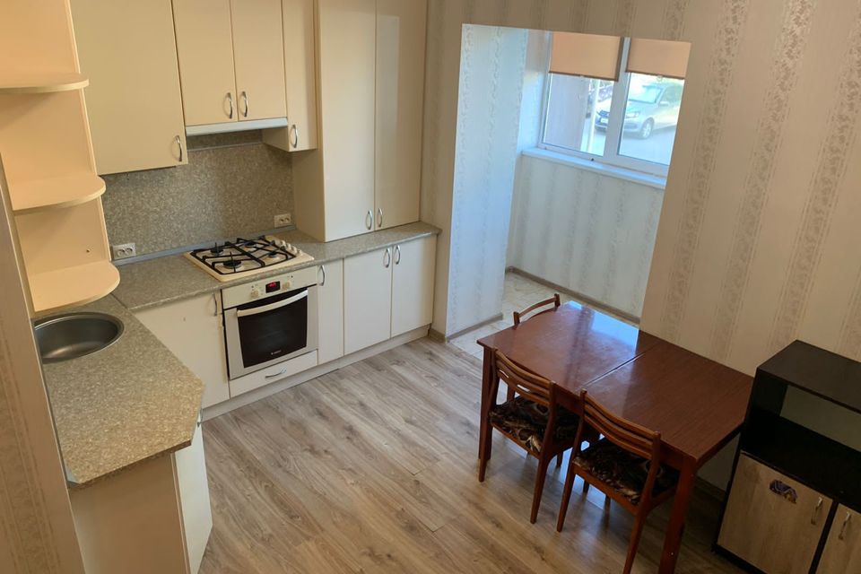 Продаётся 1-комнатная квартира, 42 м²