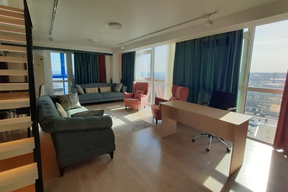 Продаётся 2-комнатная квартира, 104 м²
