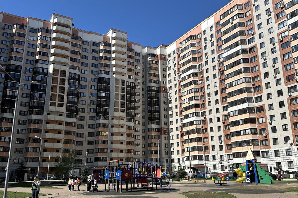 Продаётся 2-комнатная квартира, 64.4 м²