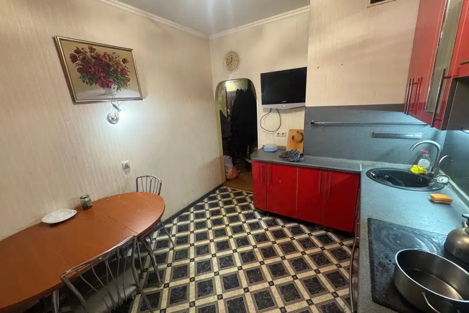 Продаётся 4-комнатная квартира, 98 м²