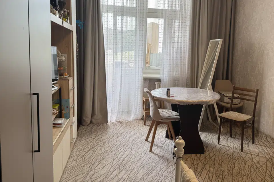 Продаётся 2-комнатная квартира, 55.8 м²