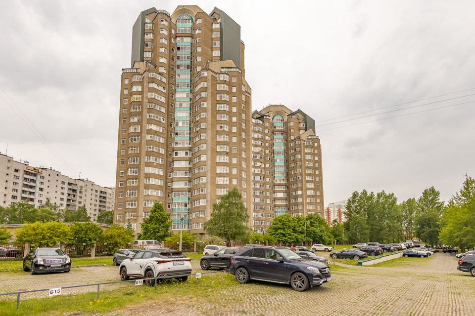 Продаётся 3-комнатная квартира, 138.6 м²