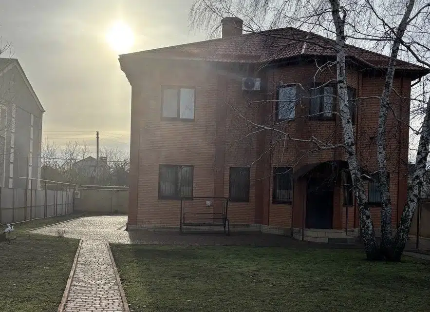 Продаётся 2-этажный дом, 217 м²