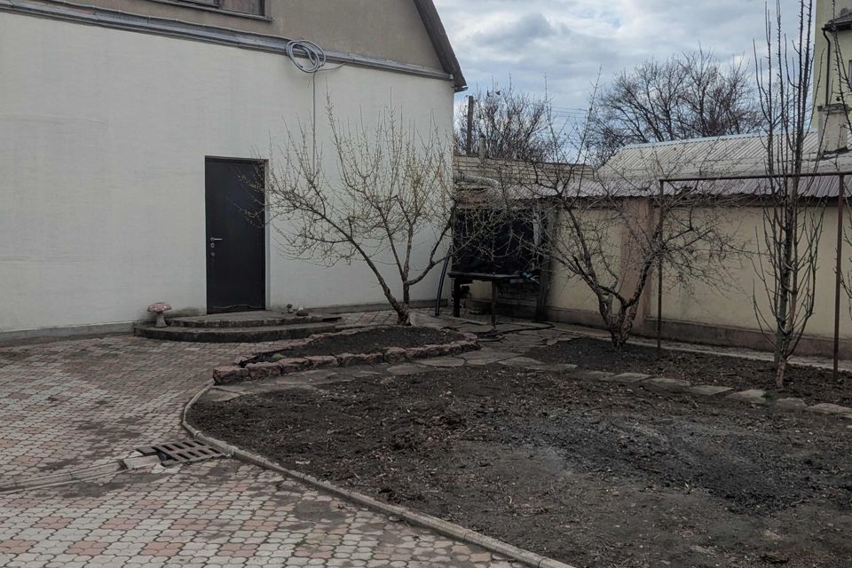 Продаётся 2-этажный дом, 270 м²