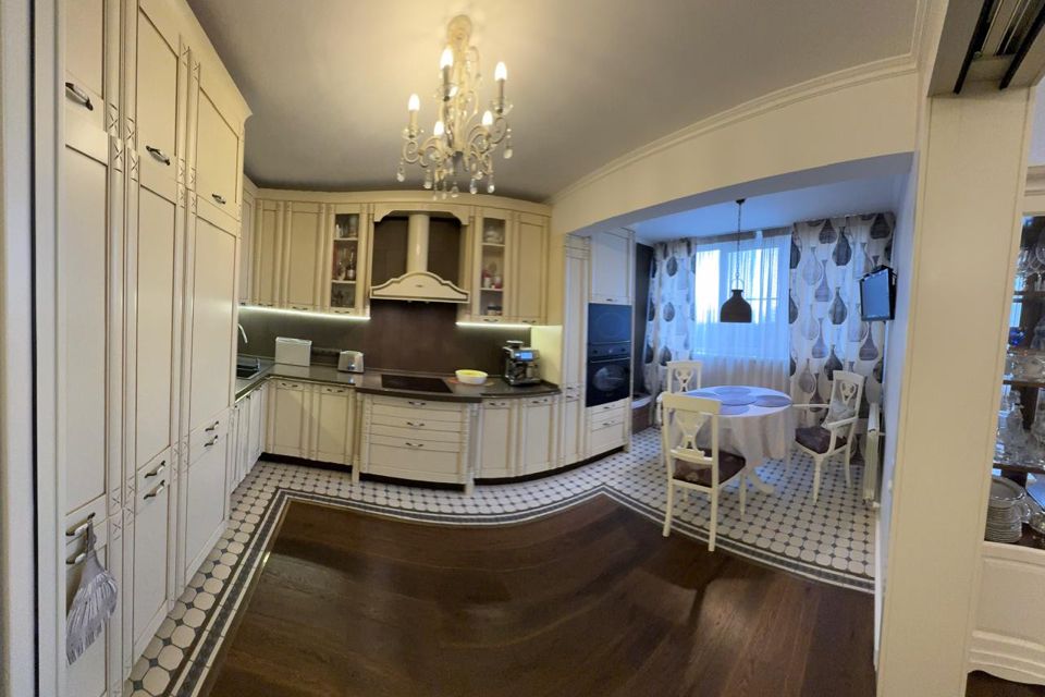 Продаётся 2-комнатная квартира, 67.2 м²