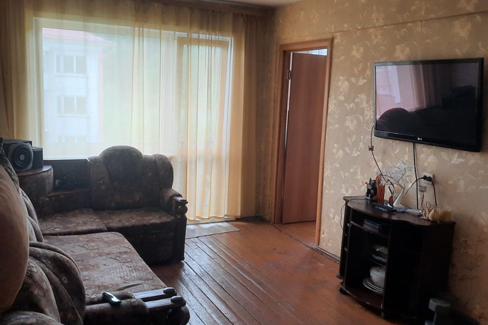 Продаётся 3-комнатная квартира, 48.8 м²
