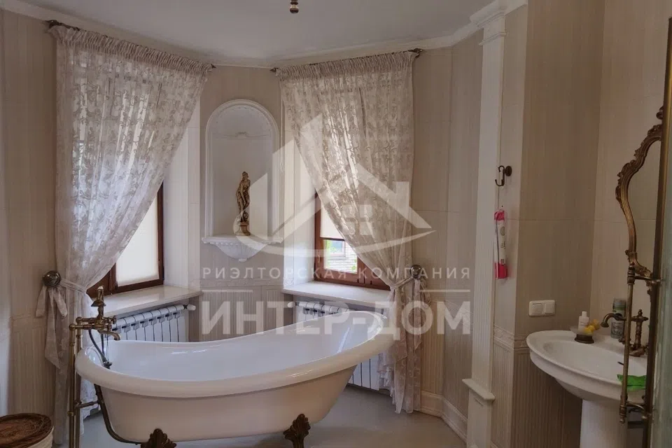 Продаётся 2-этажный дом, 232 м²