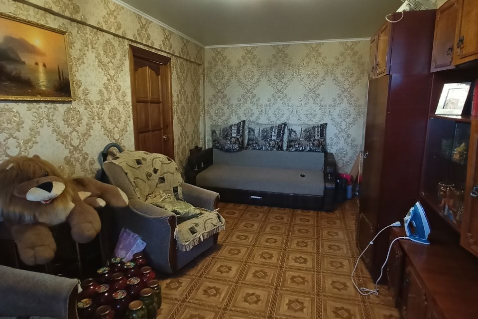 Продаётся 3-комнатная квартира, 48.5 м²