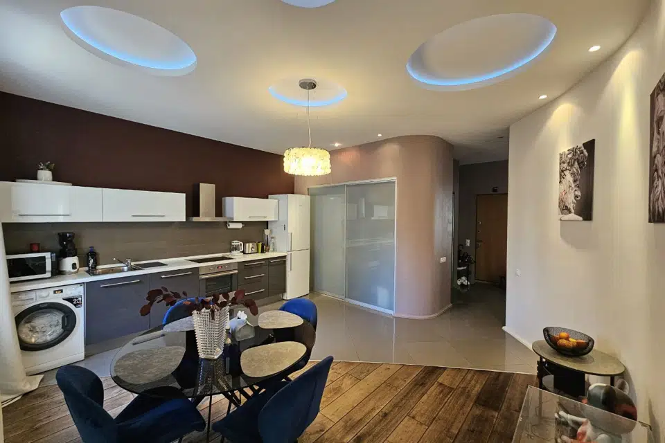 Продаётся 2-комнатная квартира, 90 м²