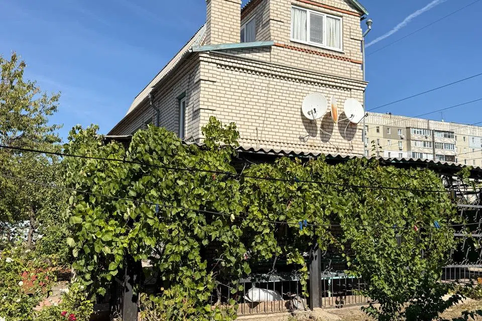 Продаётся 3-этажный дом, 271 м²