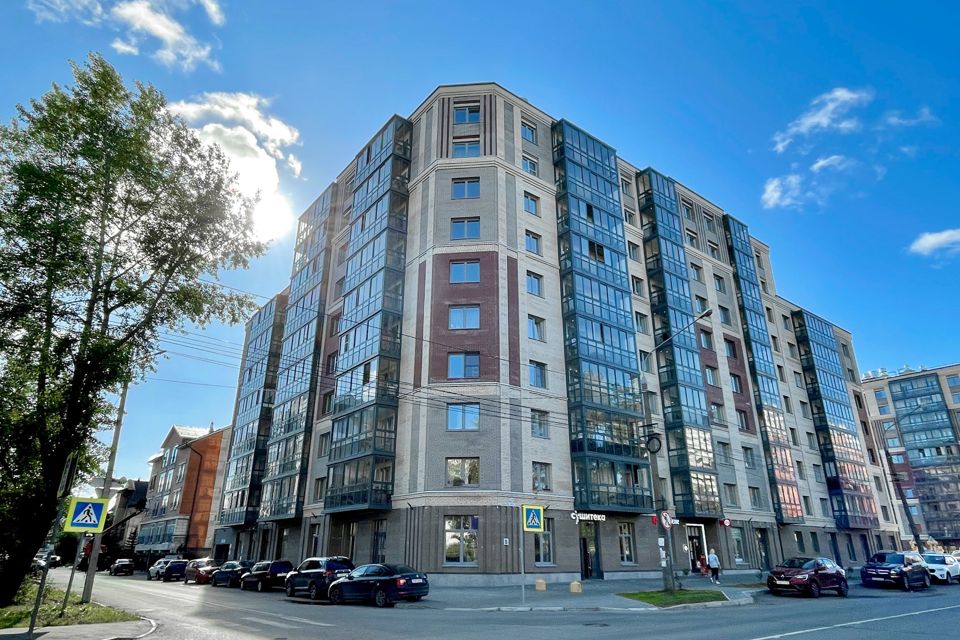 Купить 4-комнатную квартиру, 83 м² по адресу Архангельск, проспект Ломоносова, 1