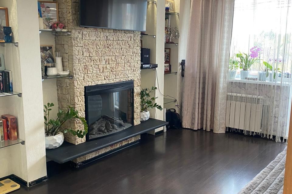 Продаётся 4-комнатная квартира, 72 м²