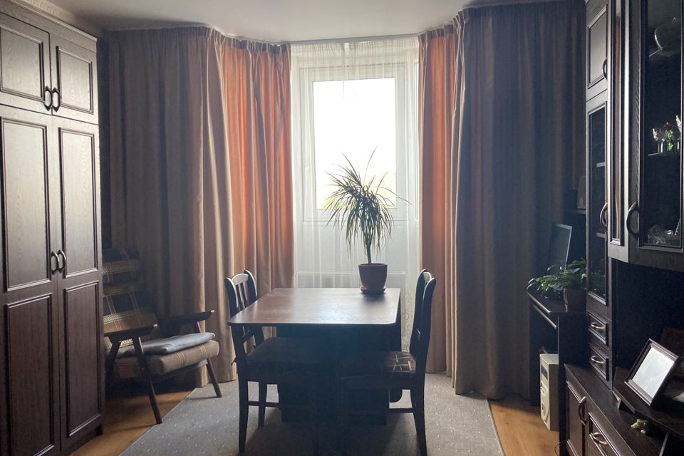 Продаётся 2-комнатная квартира, 57.3 м²