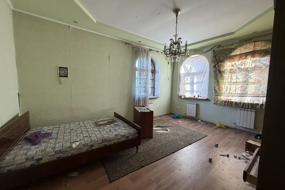 Продаётся 3-этажный дом, 450 м²