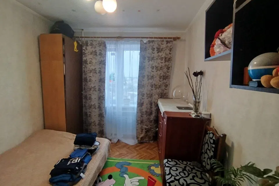 Продаётся 4-комнатная квартира, 77.9 м²