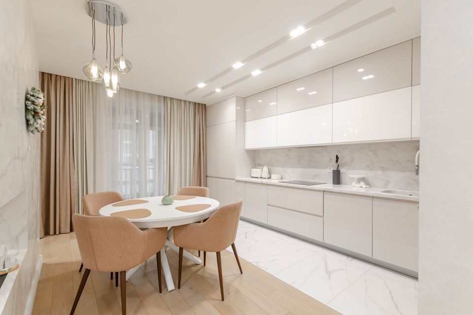 Продаётся 4-комнатная квартира, 127 м²