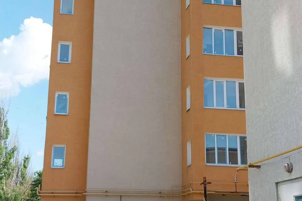 Продаётся 4-комнатная квартира, 179 м²