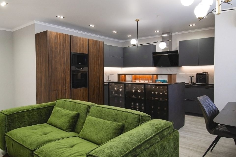 Продаётся 3-комнатная квартира, 107.6 м²