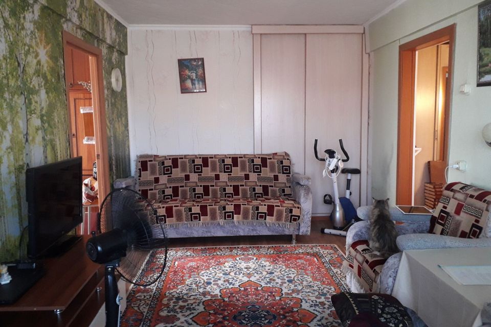 Продаётся 4-комнатная квартира, 60 м²