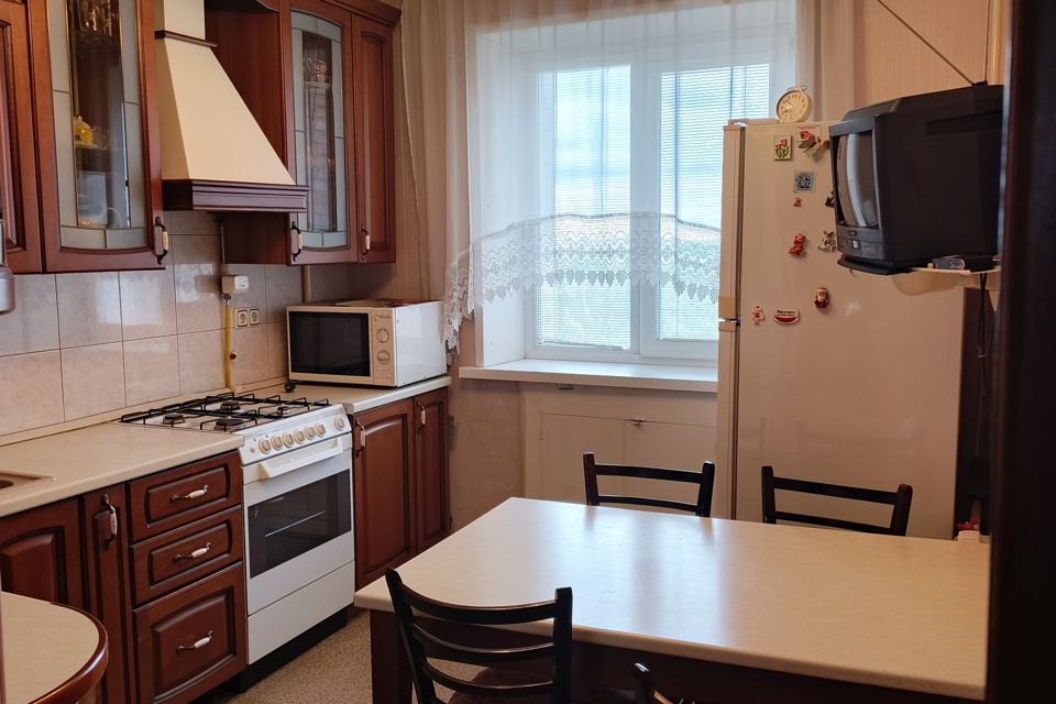 Продаётся 4-комнатная квартира, 74.8 м²
