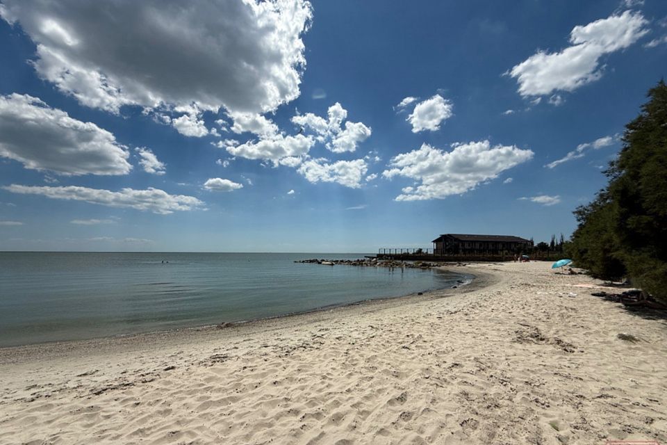 Продаётся 3-этажный дом, 350 м²