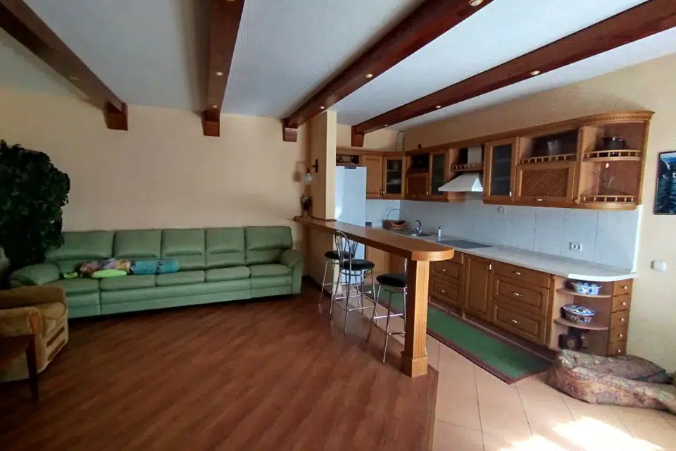 Продаётся 2-этажный дом, 183.4 м²