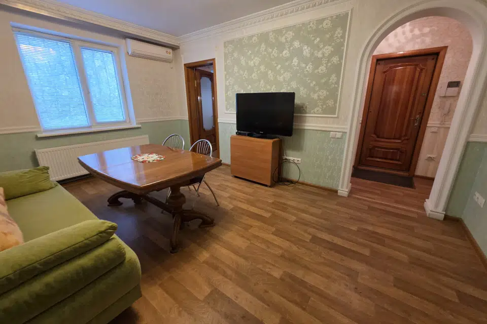Продаётся 4-комнатная квартира, 83 м²