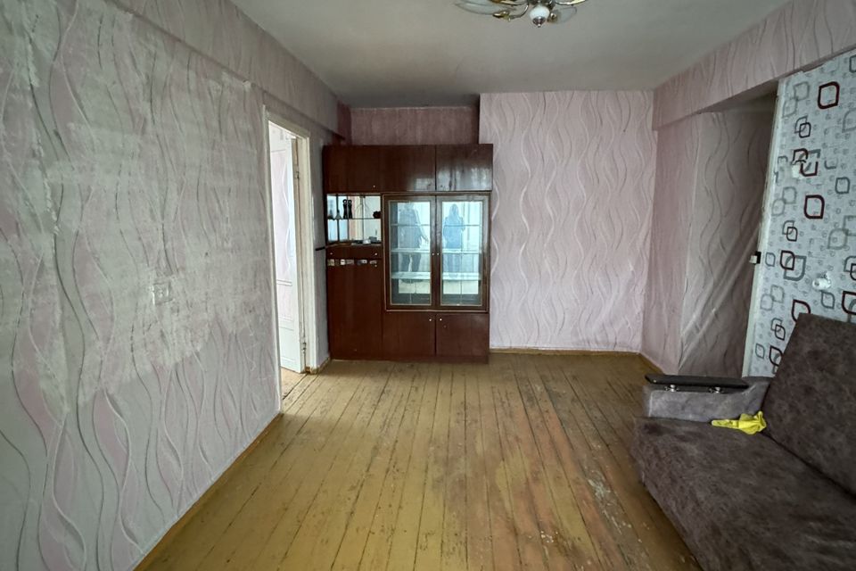 Продаётся 4-комнатная квартира, 59.3 м²