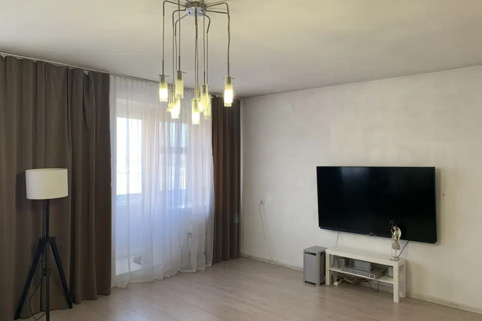 Продаётся 4-комнатная квартира, 106.4 м²