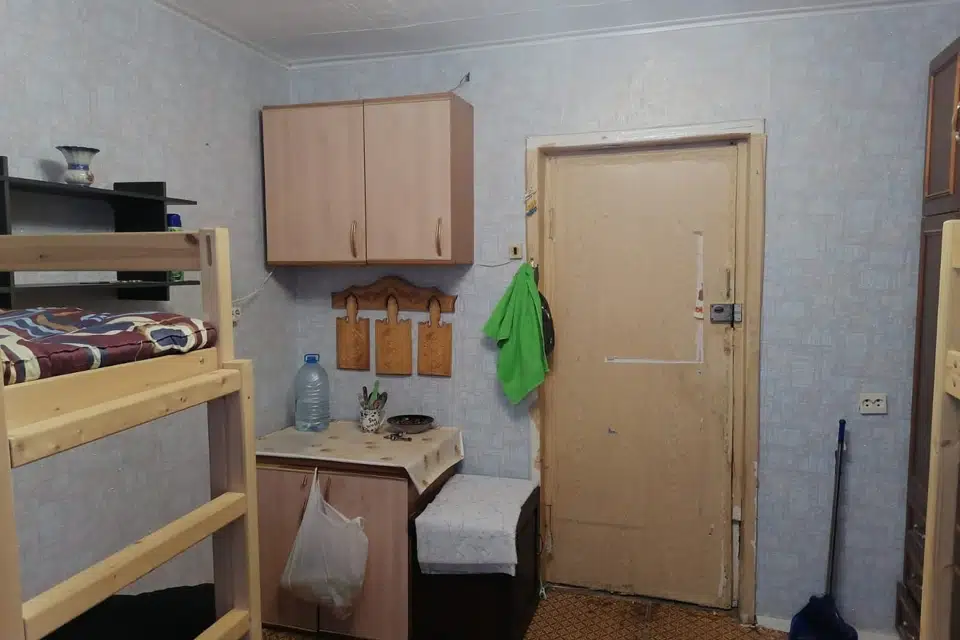 Продаётся комната в 4-комн. квартире, 13.6 м²