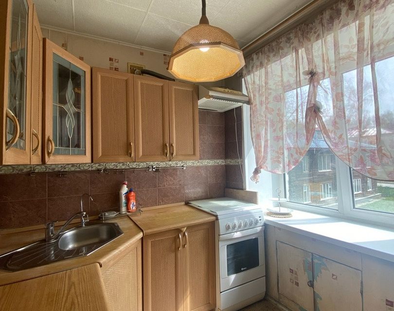 Продаётся 4-комнатная квартира, 61.8 м²