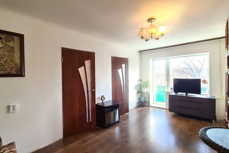 Продаётся 4-комнатная квартира, 62.8 м²