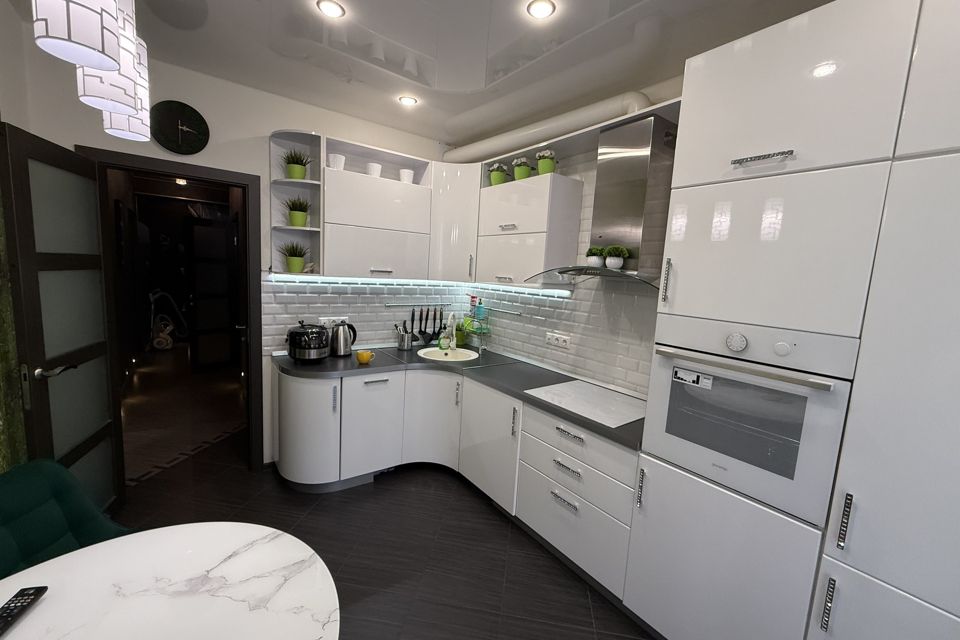 Продаётся 2-комнатная квартира, 56.8 м²