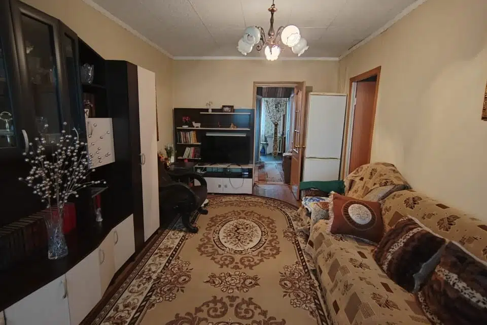 Продаётся 3-комнатная квартира, 61.5 м²