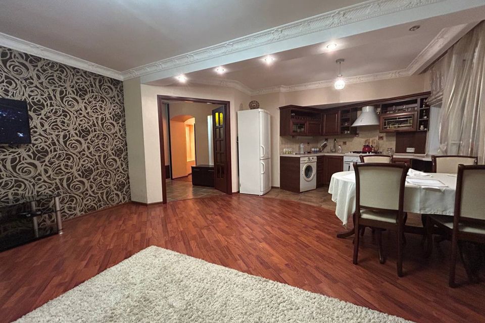 Продаётся 3-комнатная квартира, 75 м²