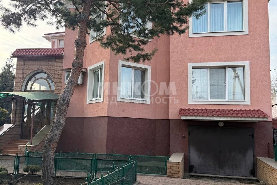 Продаётся 2-этажный дом, 300 м²
