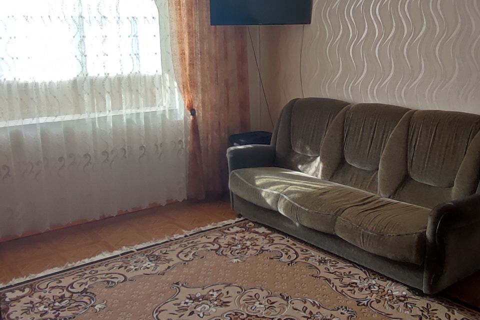 Продаётся 4-комнатная квартира, 77.4 м²