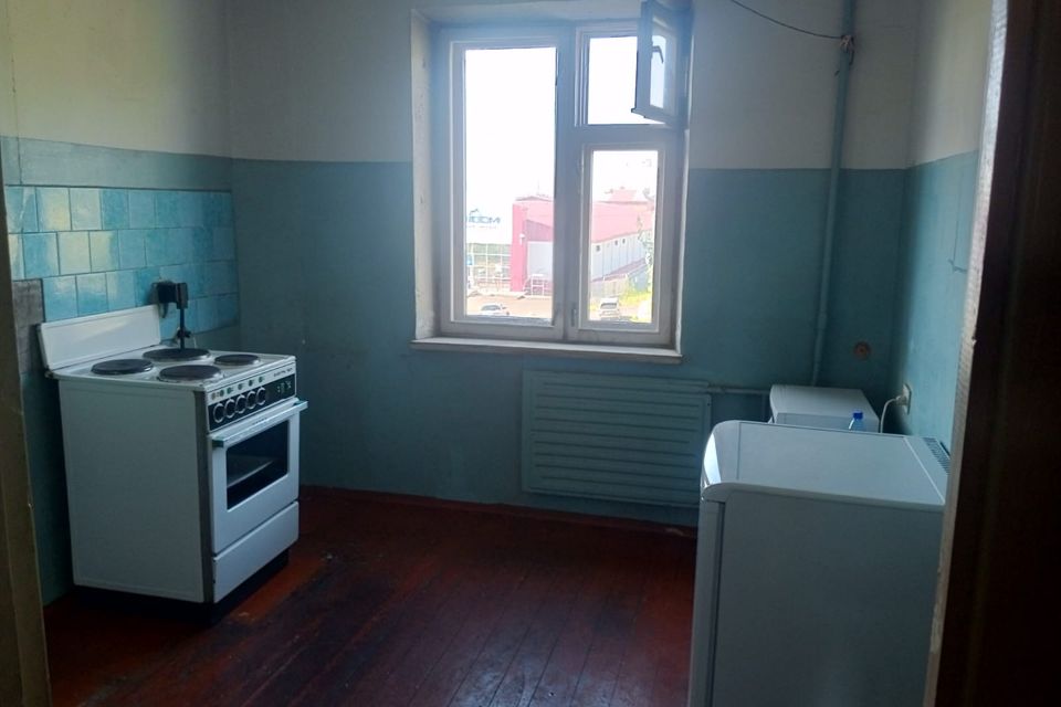 Продаётся 4-комнатная квартира, 75.8 м²