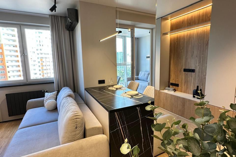 Продаётся 1-комнатная квартира, 42 м²