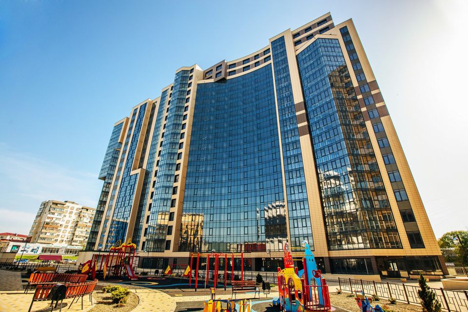 Продаётся 4-комнатная квартира, 146 м²