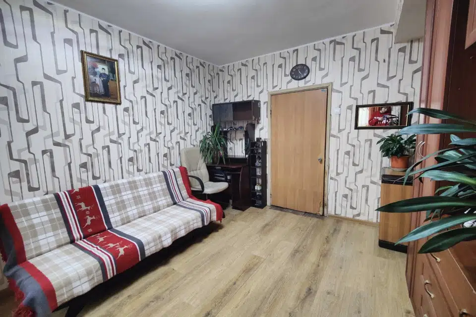 Продаётся 4-комнатная квартира, 97.5 м²