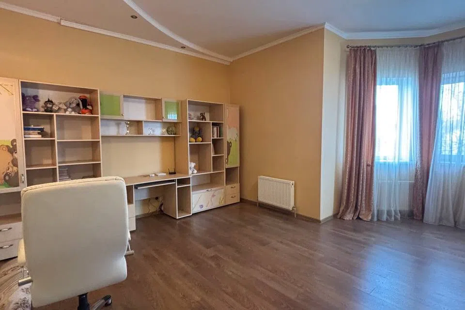 Продаётся 2-этажный дом, 217 м²
