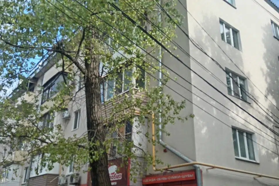 Продаётся 3-комнатная квартира, 55.9 м²